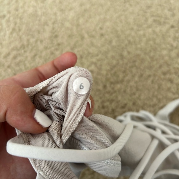 white lululemon sports bra - Picture 3 of 3